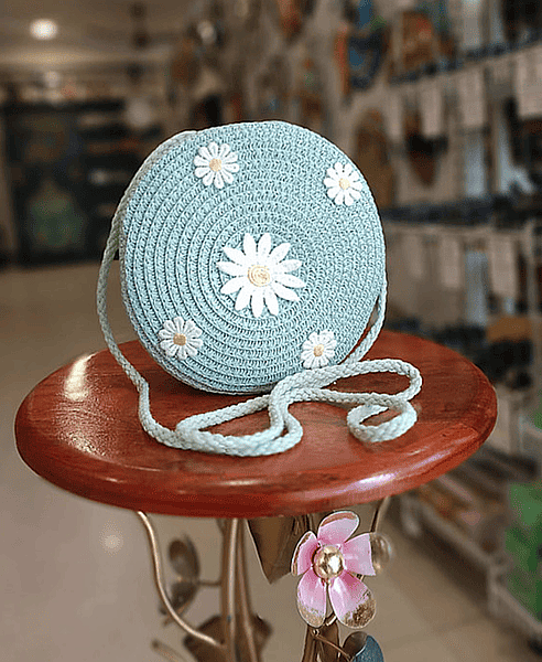 🌼Small Round Daisy Straw Bag – Bright & Breezy Summer Style