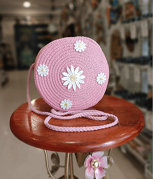 🌼Small Round Daisy Straw Bag – Bright & Breezy Summer Style